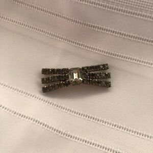 Vtg Silver Bow Brooch with Rhinestones
